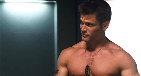 starship troopers nude scene|Casper Van Dien Dishes on Starship Troopers Naked Shower。